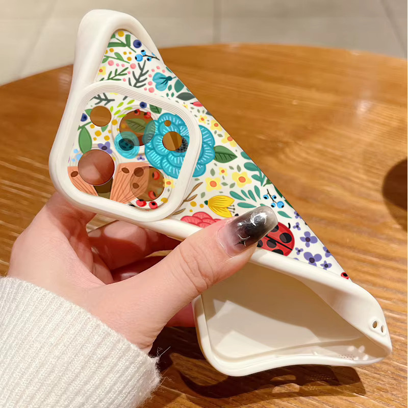 Handyhülle mit Marienkäfer und Blumen Druck für Apple iPhone 17 16 15 14 13 12 Pro Max Plus aus Soft TPU Silikon in Mehrfarbig - Bild 2