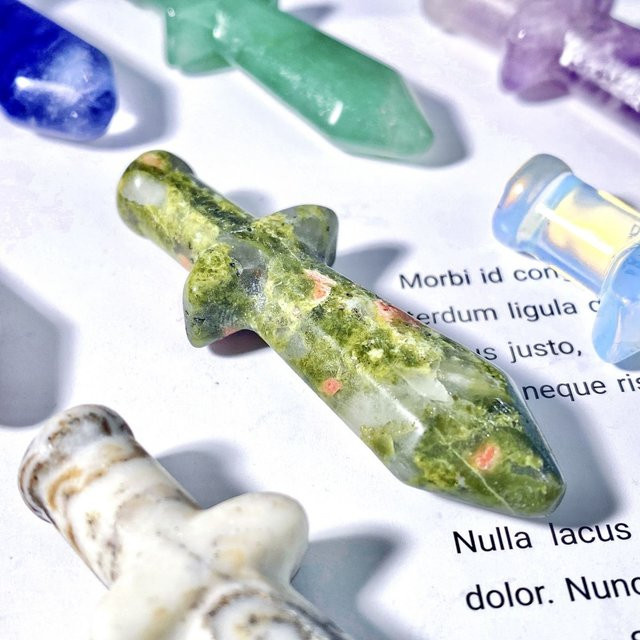 Naturkristall-Schnitzerei, Edelsteinschmuck - Bild 1