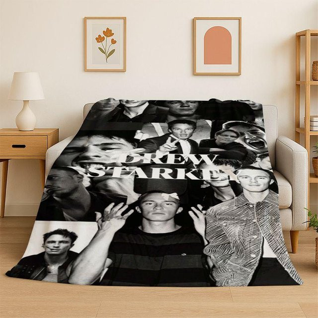 SywEight Flanelldecke Drew Starkey Rafe Cameron in Schwarz, weiche und warme Überwurfdecke für Bett, Camping und Picknick, B/B: 75 x 90 cm - Bild 1