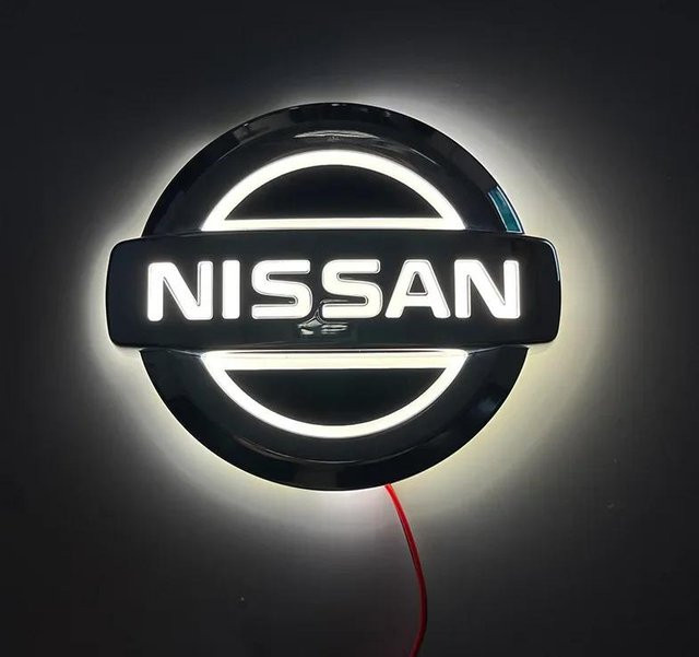 5D LED Hecklogo Emblem für Nissan in Weiß, B/H: 10,6 x 9,0 cm - Bild 1