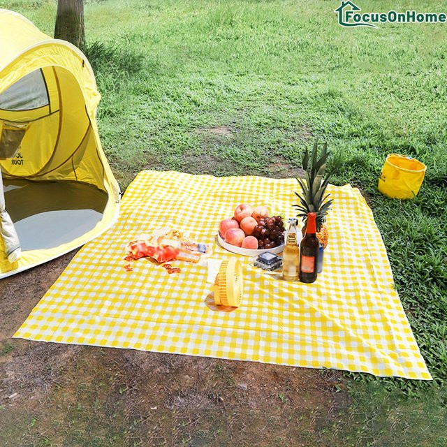 Einweg-Picknickmatte wasserdicht und feuchtigkeitsbeständig für Camping und Strand, Gelb, B/B: 70,87 x 70,87 cm - Bild 1