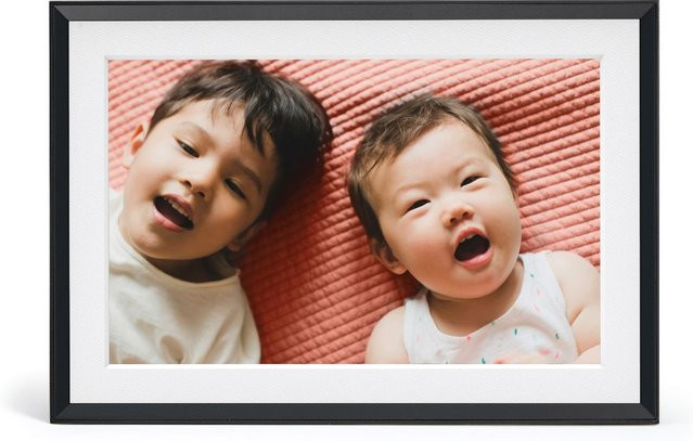 Aura Frames Carver Digitaler Bilderrahmen 10,1 Zoll HD WLAN Schwarz mit White Mat - Bild 1