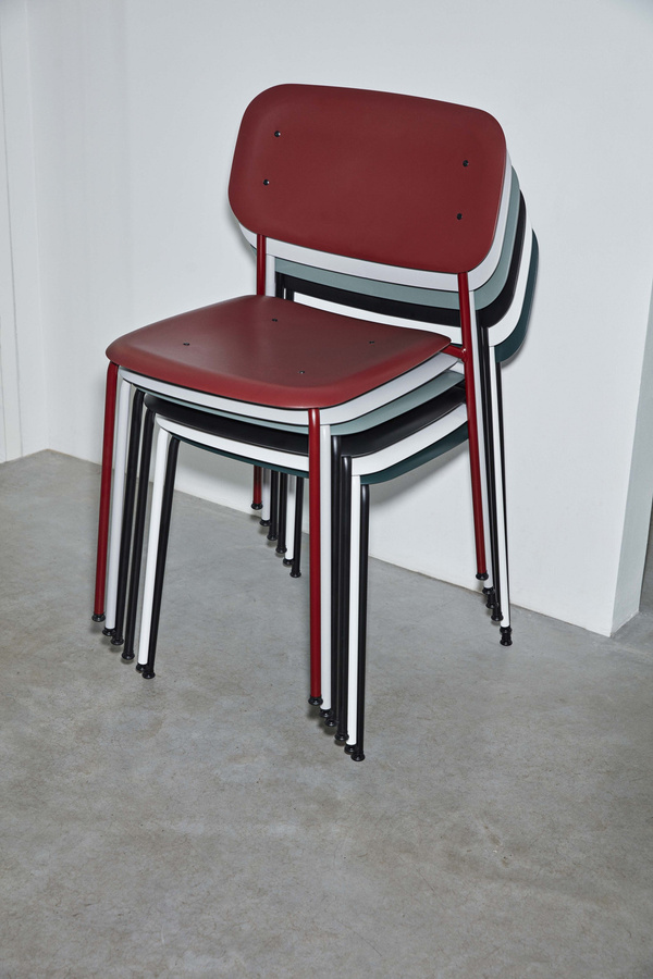 HAY Soft Edge 45 Stapelbarer Stuhl in Grün aus Kunststoff und Stahl mit minimalistischem Design und mattem Finish - Bild 1
