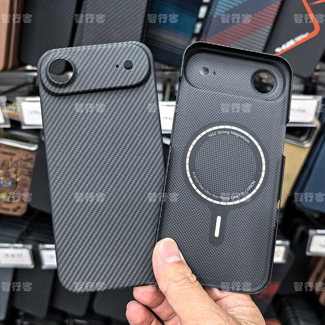 ZXKE True Fiber Hülle für Apple iPhone 17 Pro Max in Schwarz mit Aramidfaser-Schale und magnetischer Autohalterung - Bild 1