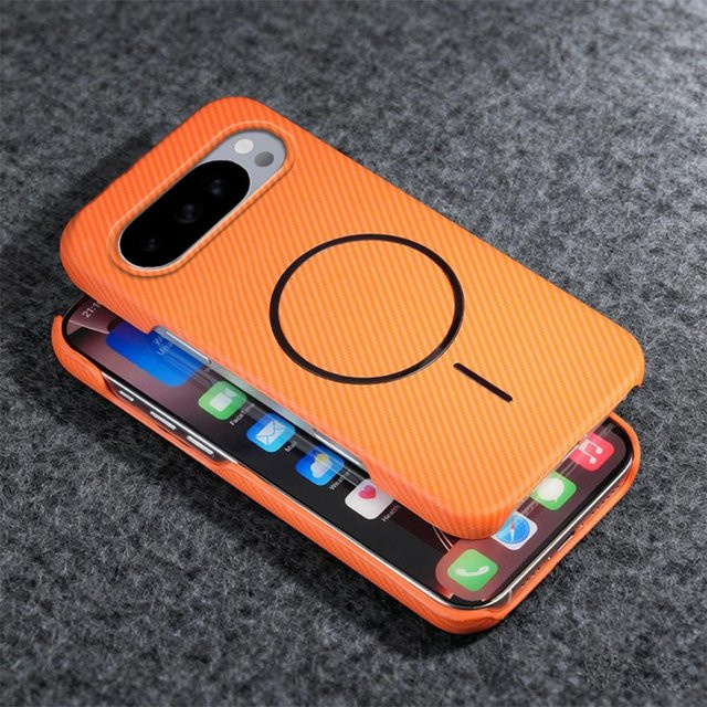 Magnetische Halbrahmen Handyhülle mit Kohlefaser Kevlar-Textur aus PC für Google Pixel 10, 9 Pro und 9 Pro XL in Schwarz und Orange - Bild 1