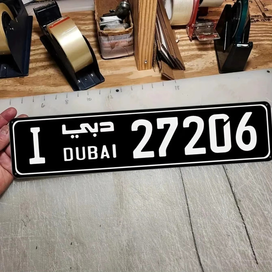 Hello Young Straßenschild aus Aluminium mit Gravur in Schwarz oder Weiß für die Tischdekoration - Bild 3