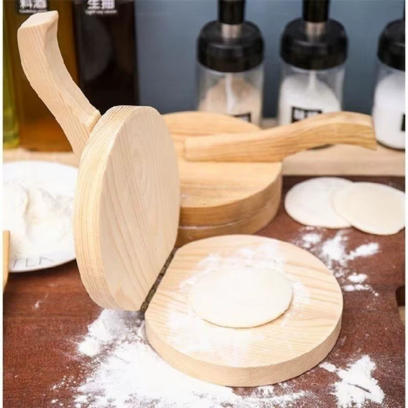 Massivholz Teigpresse als Knödel- und Teigform für die Küche, Braun, Durchmesser: 16 cm, Höhe: 1,5 cm - Bild 2