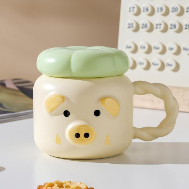 Yiran toy 1 Keramiktasse mit Schwein-Motiv, Deckel und Löffel, Gelb/Mehrfarbig, 400 ml - Bild 1