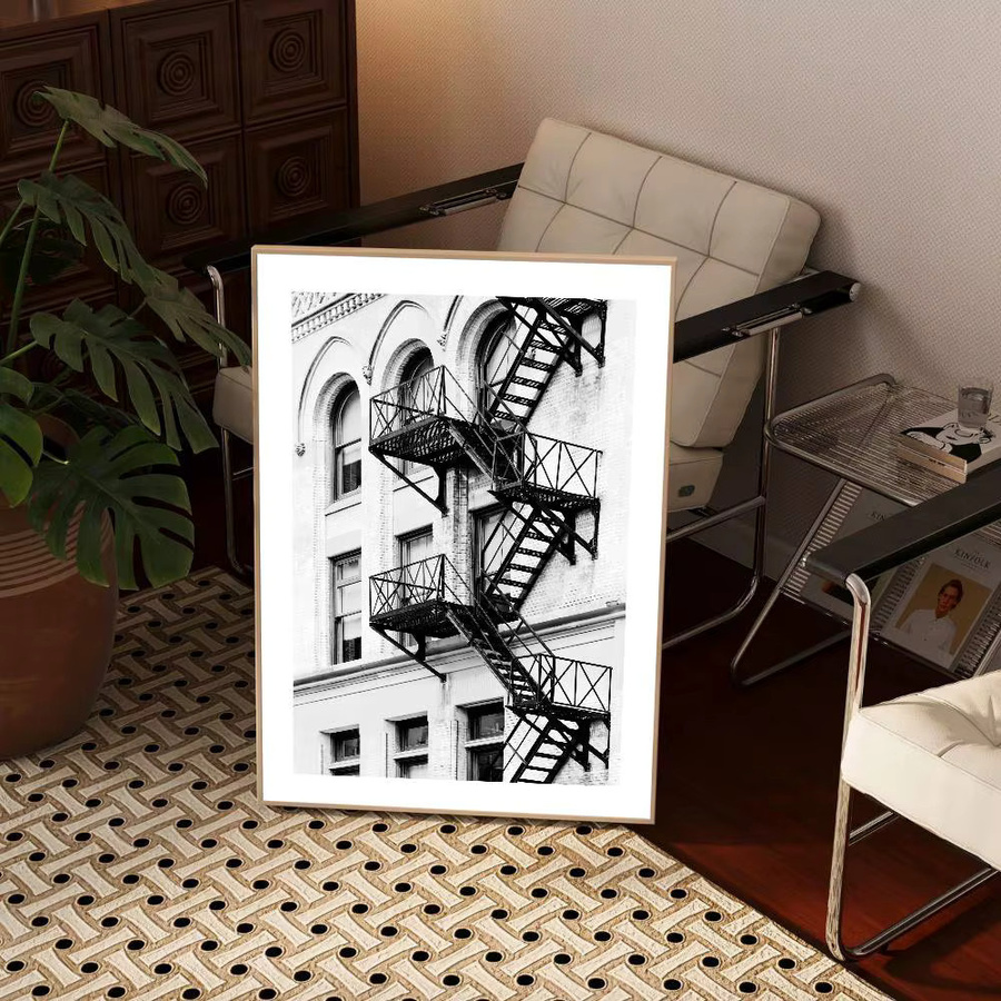 MINISO New York Fire Escape Poster, selbstklebender Wandaufkleber aus Papier in Schwarz, Rechteckig, B: 15,0 cm, H: 15,0 cm, T: 1,0 cm - Bild 2