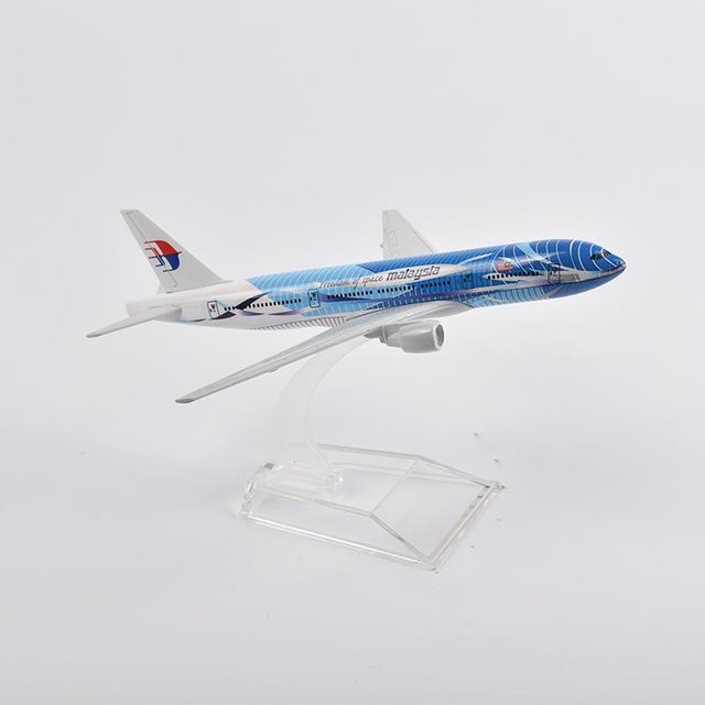 Jason Tutu Malaysia Boeing 777 Flugzeugmodell, Metall, 1:400, ab 14 Jahren - Bild 1