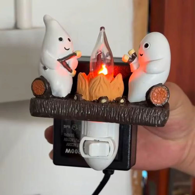 Gruseliges Halloween Nachtlicht Geist am Lagerfeuer mit flackernder Marshmallow-Funktion - Bild 2
