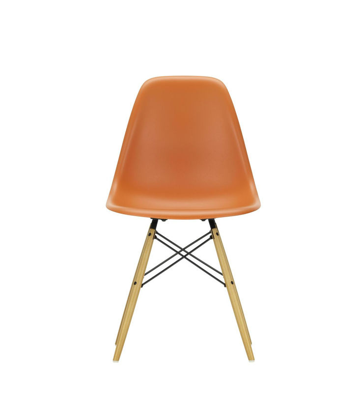 Vitra DSW Eames Plastic Side Chair in Orange mit Holzbeinen und mattem Kunststoff - Bild 2