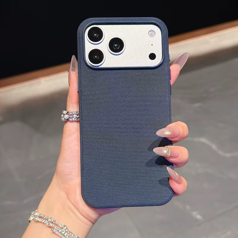 TechWoven Magnetische Matte Hülle für iPhone 17 16 15 14 13 12 11 Pro Max mit MagSafe Wireless Charging Support in Blau und Grün - Bild 1