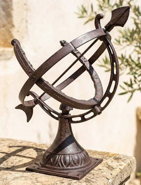 Sonnenuhr auf Standfuß im Antik-Stil aus Gusseisen in Braun, Höhe: 35 cm - Bild 1