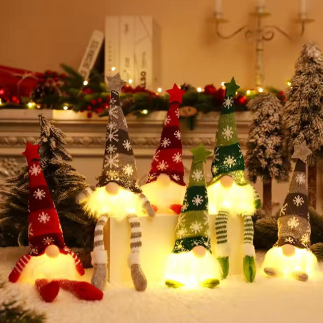 Bunter Weihnachts-Zwerg als Plüsch-Anhänger aus Textil für deine Weihnachtsdekoration - Bild 1
