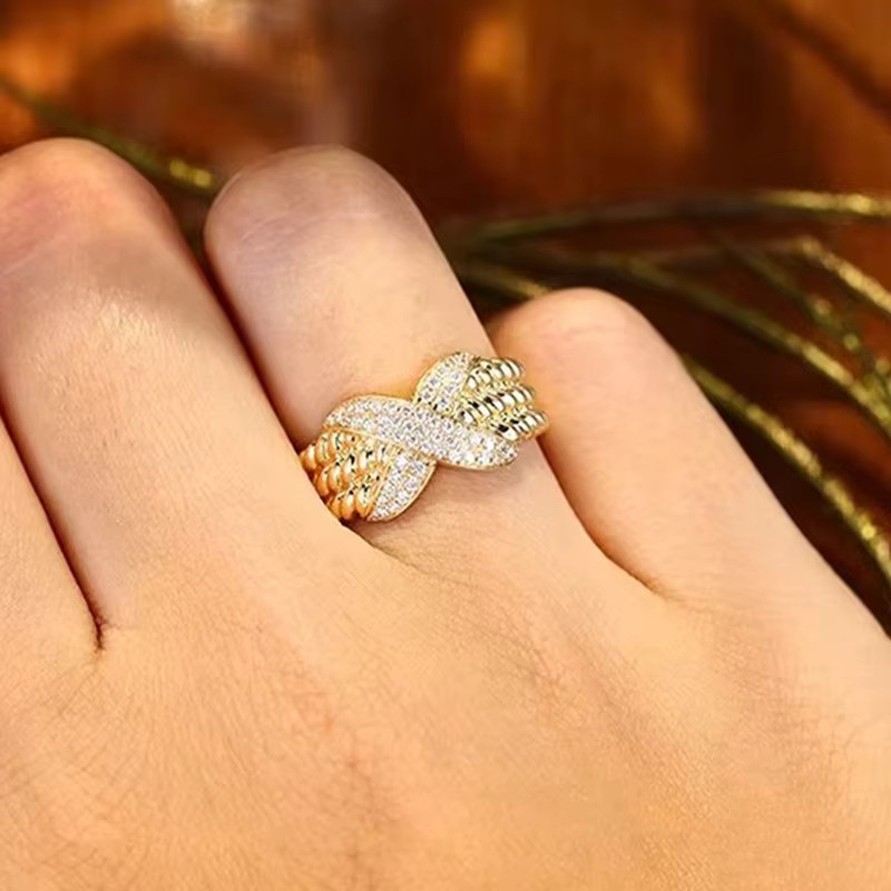 Huitan Twist Damenring, Gold, Zirkonia, Verlobung, Hochzeit - Bild 2