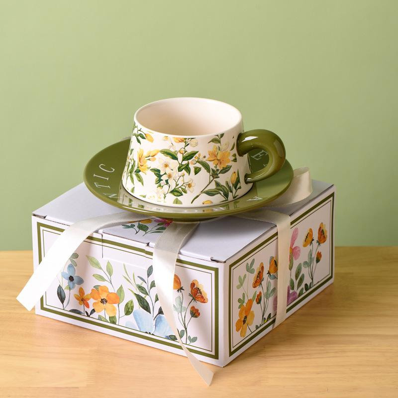 Exquisites Kaffeetassen-Set mit Untertassen und Blumendruck im nordischen Design, 300-400 ml - Bild 1