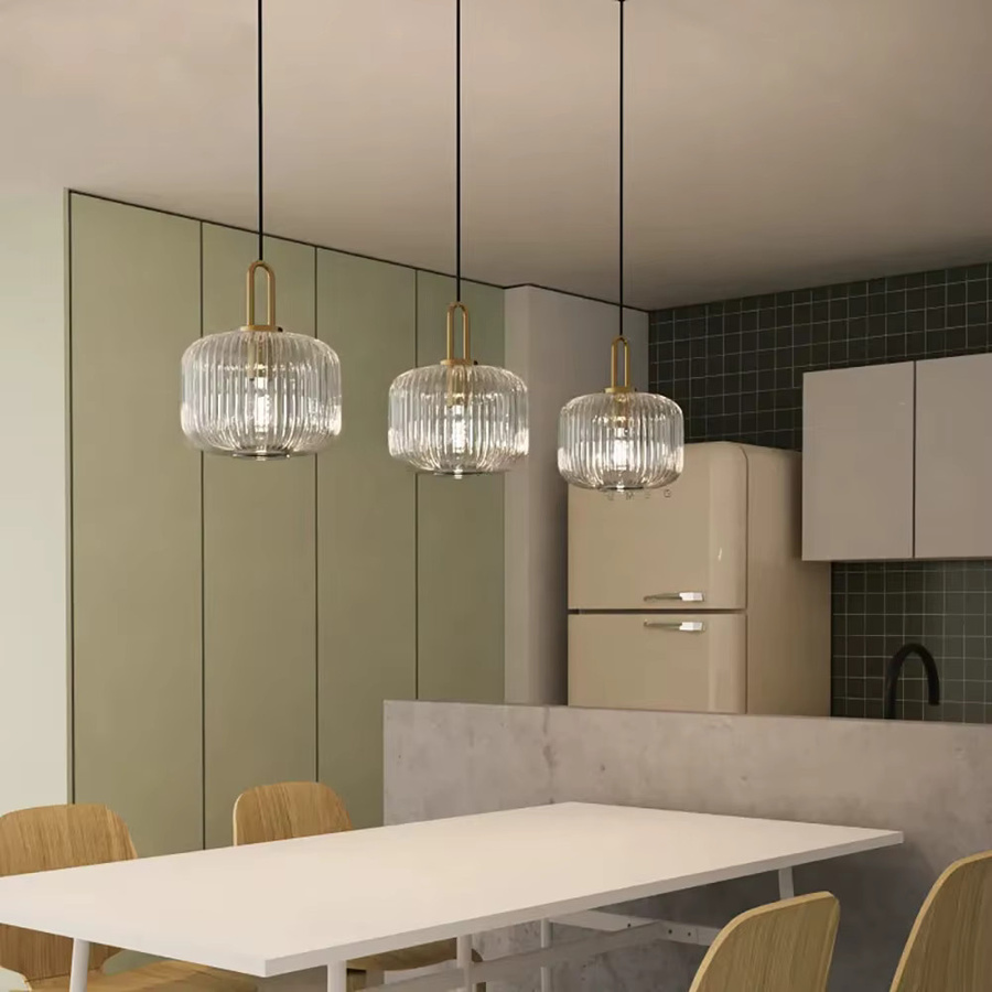 Moderne Glas Pendelleuchte CETANT in Transparent mit Messing-Details für Wohnzimmer, Schlafzimmer, Esszimmer und Küche - Bild 3