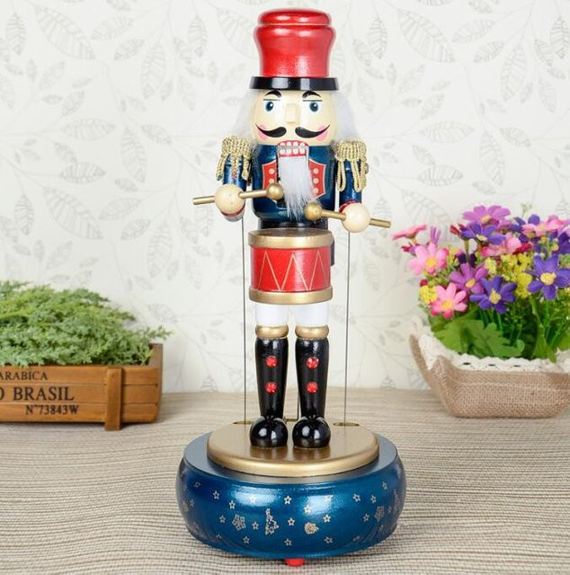 Binchi Keji Travel Nussknacker Runde Spieluhr als Weihnachtsornament in Mehrfarbig, Höhe: 31 cm - Bild 1