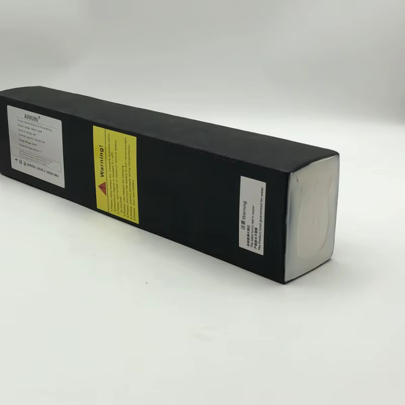 Kugoo Lithium-Ionen-Akku 48V 14Ah für elektrische Roller M4 und M4 Pro in Schwarz - Bild 2