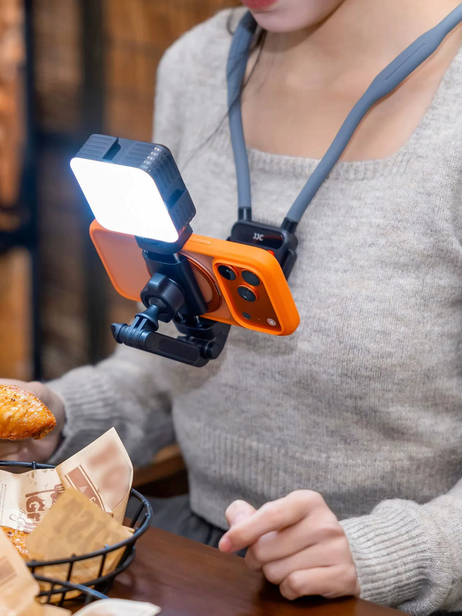 JJC Universeller Nacken-Handyhalter für POV Vlog und Selfie-Aufnahmen in Schwarz, kompatibel mit Samsung, DJI und GoPro - Bild 7