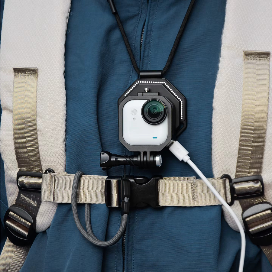 Insta360 GO Ultra Ladekäfig mit USB-C-Anschluss und Metallgehäuse in Schwarz für horizontale und vertikale Vlog-Aufnahmen - Bild 3