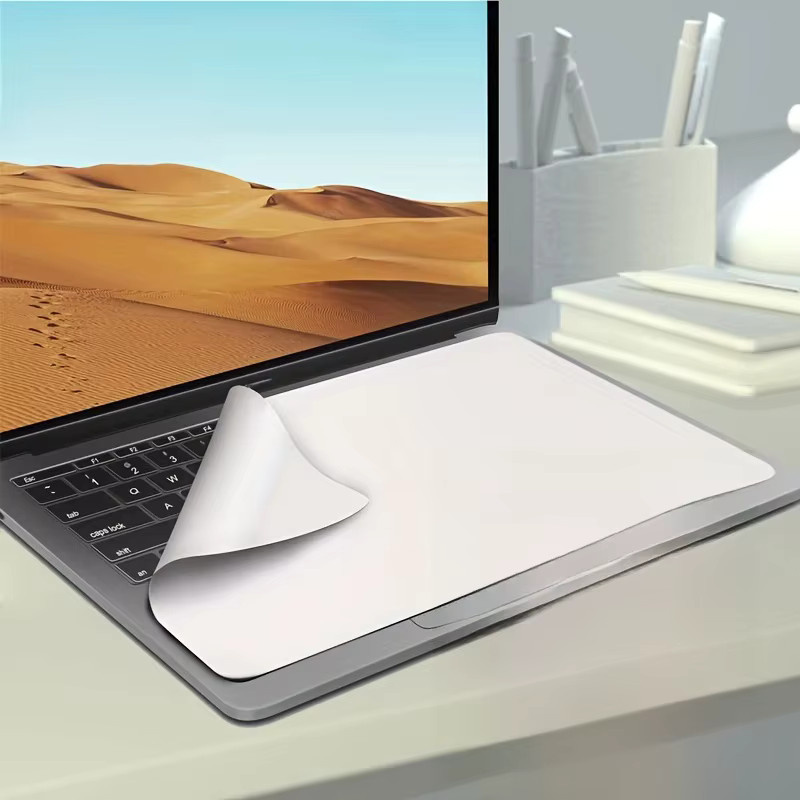 Apple MacBook Pro Schutzhülle aus Mikrofaser als Tastatur- und Bildschirmreinigungstuch für 13, 15 und 16 Zoll - Bild 5