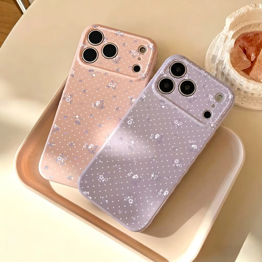 Blumige Silikon-Handyhülle für Apple iPhone mit Linsenschutz in Creme-Rosa - Bild 4