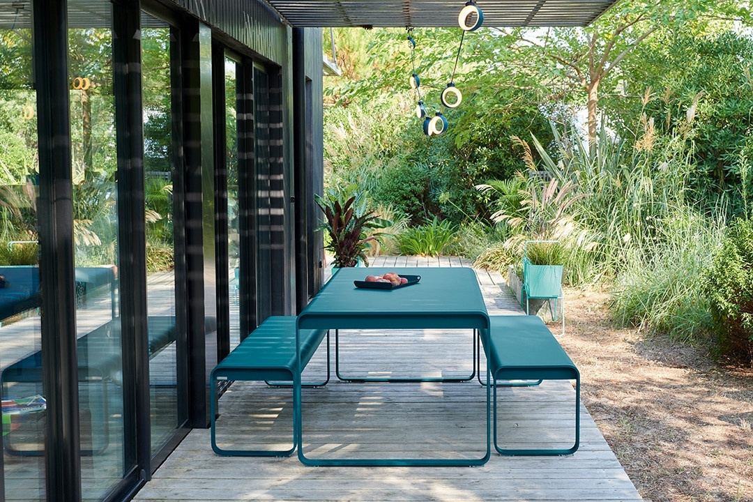 Fermob Bellevie Tisch aus Aluminium in Türkis für Garten und Außenbereich - Bild 1
