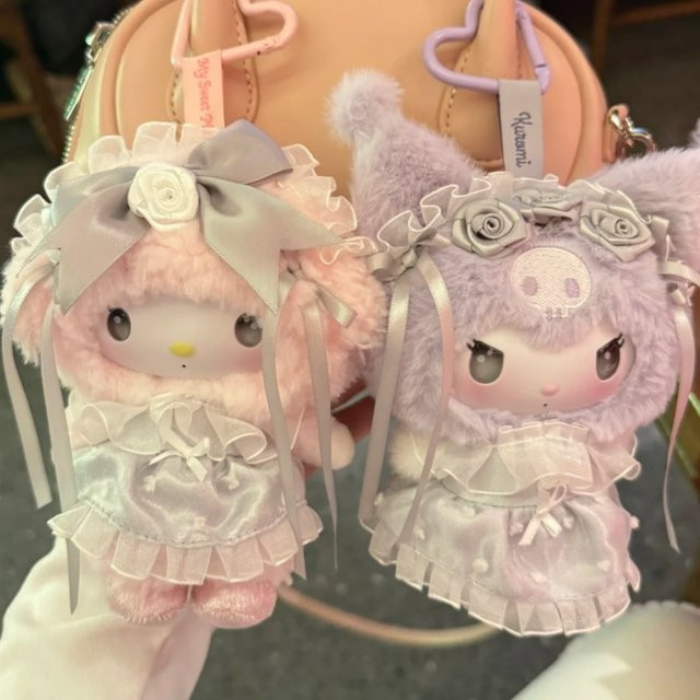 Sanrio Kuromi Rosen-Garten Blindbox, Taschenanhänger, Einzelfigur - Bild 1