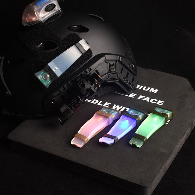 WADSN Taktisches IR Strobe Signal Licht für Helme, Wasserdichte RGB Blinklampe in Rot und Multicolour für Outdoor und Survival - Bild 1