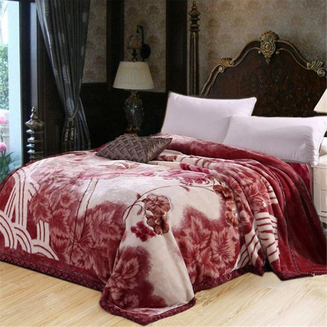 Doppellagige verdickte Winter-Raschel-Flaneldecke mit floralem Muster in Rot, B/B: 150 x 200 cm - Bild 1