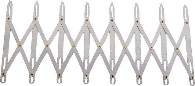 Erweiterbare Nählehre als Abstandshalter für Knopflöcher und Tüllen aus Metall in Silber - Bild 1