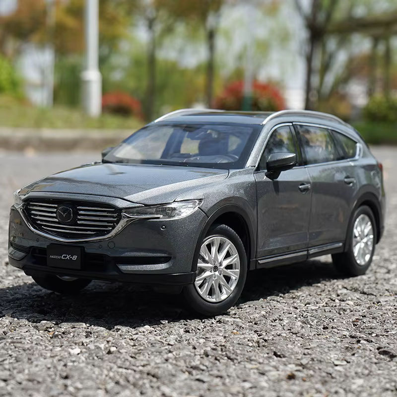 Welly Mazda CX-8 SUV Automodell aus Metall in Grau, Maßstab 1:18 - Bild 2