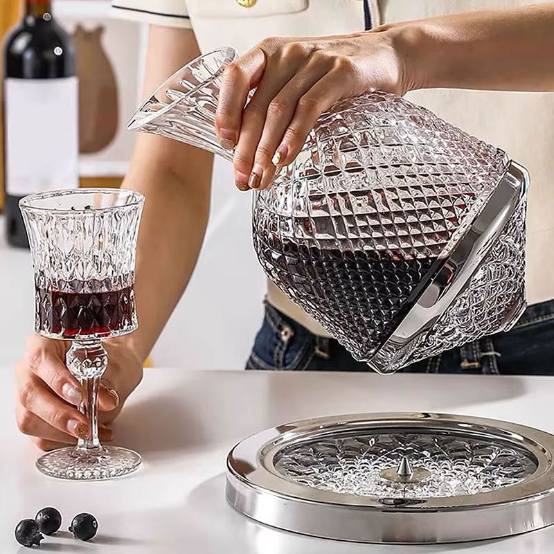 JETTING 360 Grad drehbarer Dekanter aus Kristallglas in Transparent und Silber, 1500 ml Weinspender und Belüfter mit geometrischem Design - Bild 4