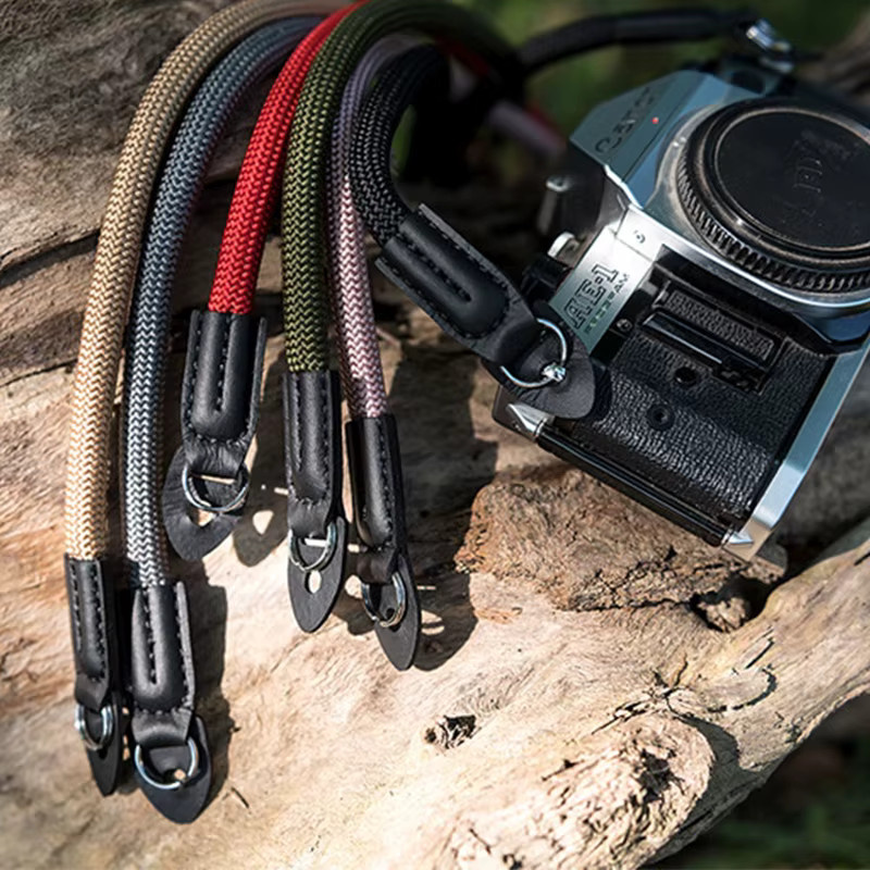 NiYi Kamera-Handschlaufe aus gewebtem Kletterseil in Schwarz, universell passend für Sony, Nikon, Canon, Fuji, Pentax und Olympus - Bild 2