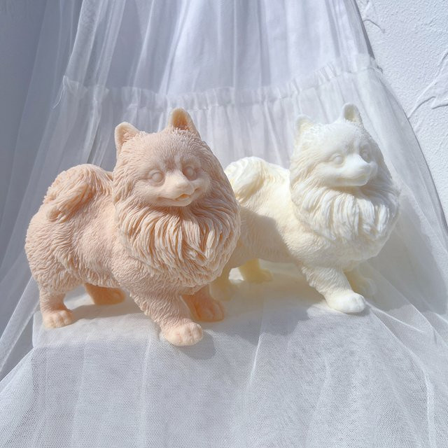 SANZON Pomeranian Welpe Kerze aus Sojawachs in Beige als Deko-Figur für Hundeliebhaber - Bild 1