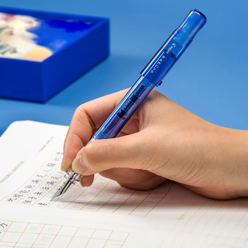 PILOT KaKuno Füllfederhalter mit lächelndem Gesicht in Blau, limitiertes Geschenkset für Kalligraphie und zum Üben, F/M Federstärke - Bild 4