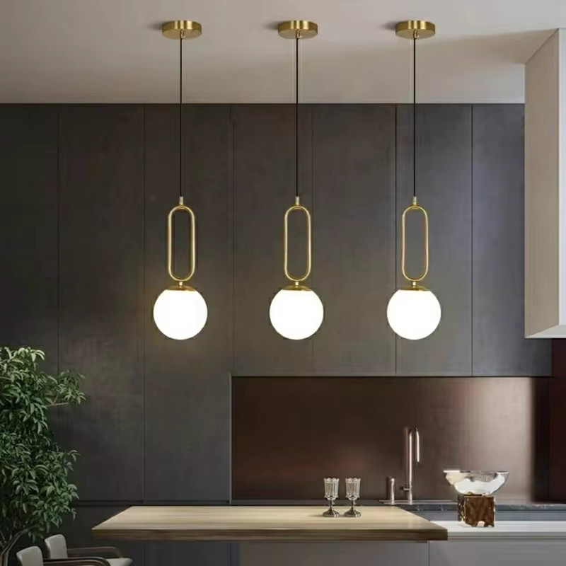 Moderne LED-Pendelleuchte Ramalho mit weißer Glaskugel in Gold/Messing für Esszimmer, Flur und Schlafzimmer - Bild 2