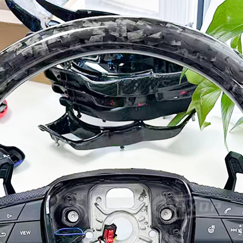 Multifunktionales Sportlenkrad aus geschmiedeter Kohlefaser in Schwarz für Audi Q5 FY, Q7 4M, Q8, S und RS Modelle - Bild 6