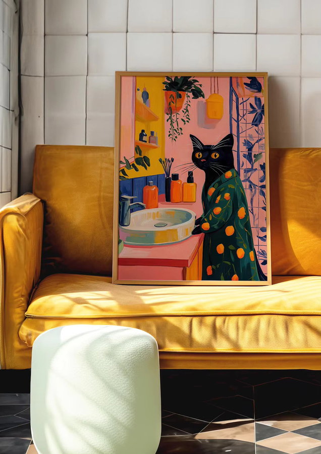 Retro Wanddekoration SHENCHEN: Bunter Kunstdruck mit schwarzer Katze in Zitrusrobe als verspielter Papier-Wanddruck in Schwarz und Multicolour - Bild 2