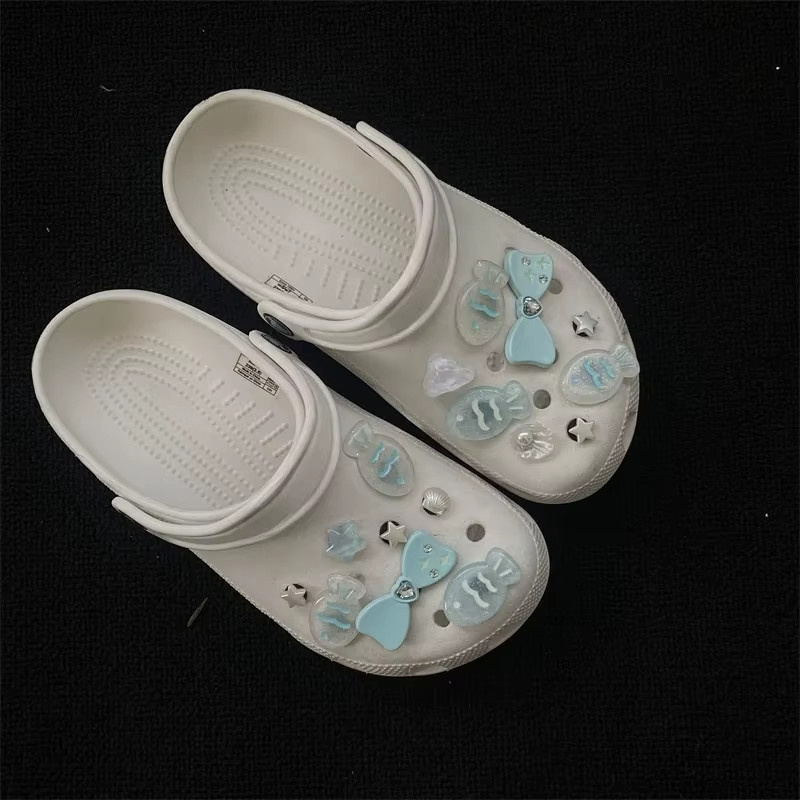 Mesuca Charms, kleine Fische, blaue Schleife, Schuhzubehör - Bild 1