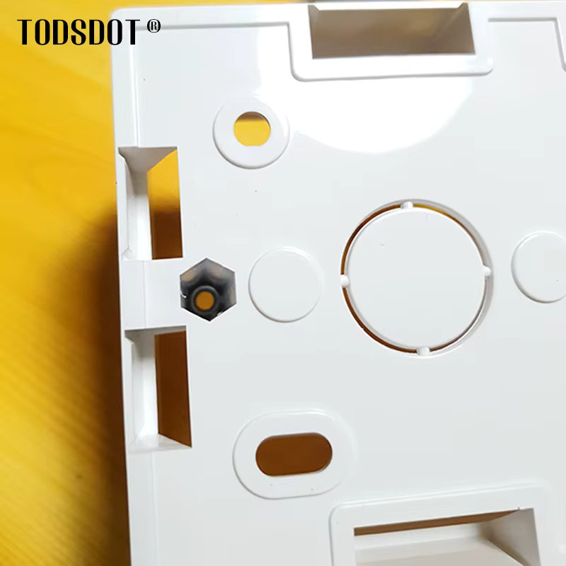 TODSDOT Wandmontage-Außenbox mit Schaltersteckdose, flammhemmendes PVC, Weiß, Tiefe: 50 mm - Bild 4