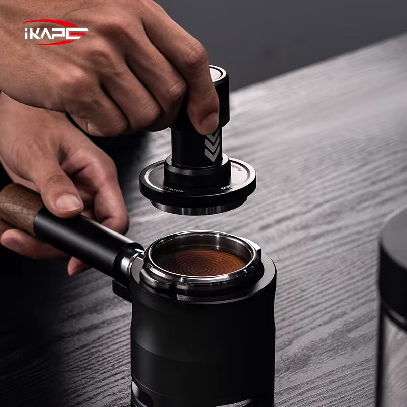 IKAPE V6 Impact Espresso Tamper in Schwarz, kalibrierte doppelte Feder für 51 mm, 54 mm und 58 mm Siebträger, Barista-Zubehör aus Edelstahl - Bild 4
