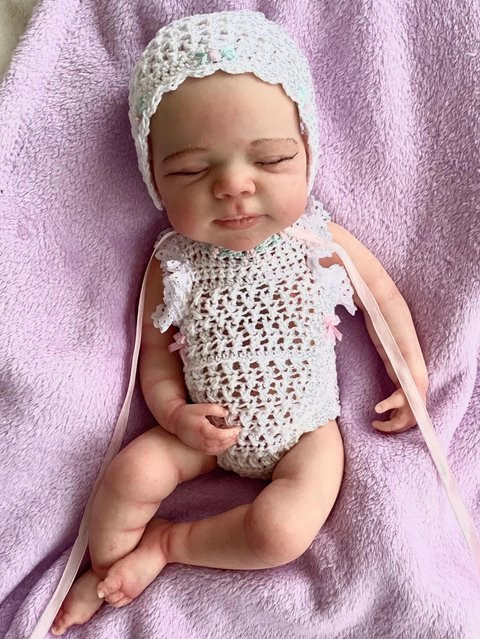 Aizwa Reborn Puppe Pascale aus weichem Silikon für Mädchen in Rosa/Pink, 15,24 cm lebensechte Neugeborene Puppe - Bild 1