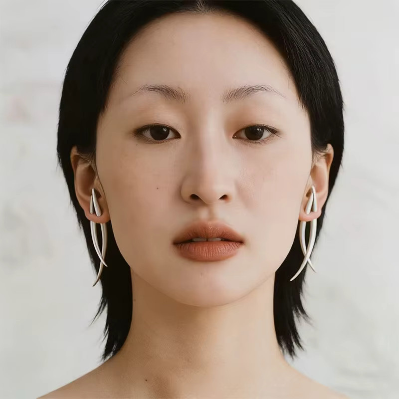 ZHUHE Ohrstecker, gebogene Mond-Struktur, Unisex - Bild 4