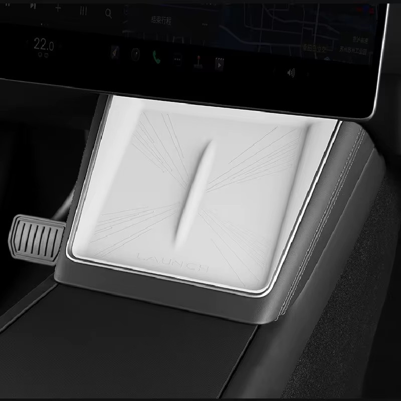 Rutschfeste Silikon Matte für Tesla Modell Y Juniper (2025/2026) als Schutz für die Wireless Charge Pad Center Konsole - Bild 6