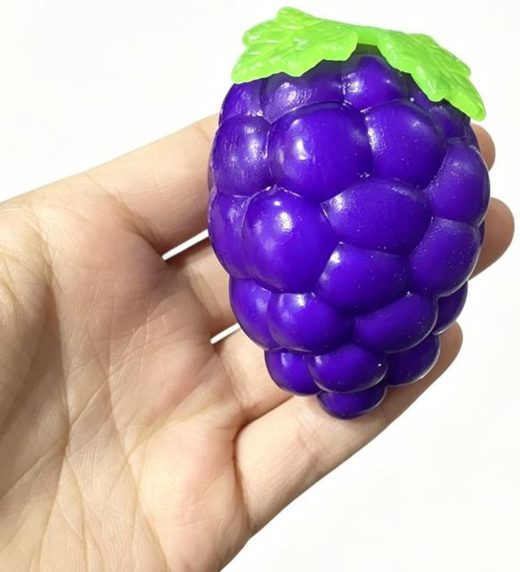 A Family Of Home Textiles Simulations-Traubenausquetschspielzeug, Frucht Squishy, Stressabbau Ball, Trauben Fidget, Entlüftungsspielzeug, Angstlinderung, Sensorisches Spielzeug - Bild 1