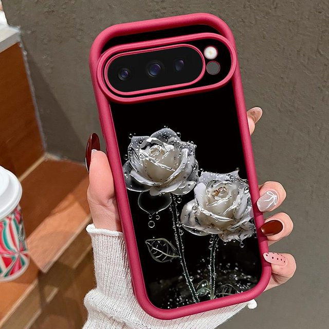 Handyhülle mit weißem Rosenmuster für Google Pixel 9 Pro XL, Pixel 8, 7 Pro, 8a, 7a aus weichem TPU Silikon in Weinrot - Bild 1