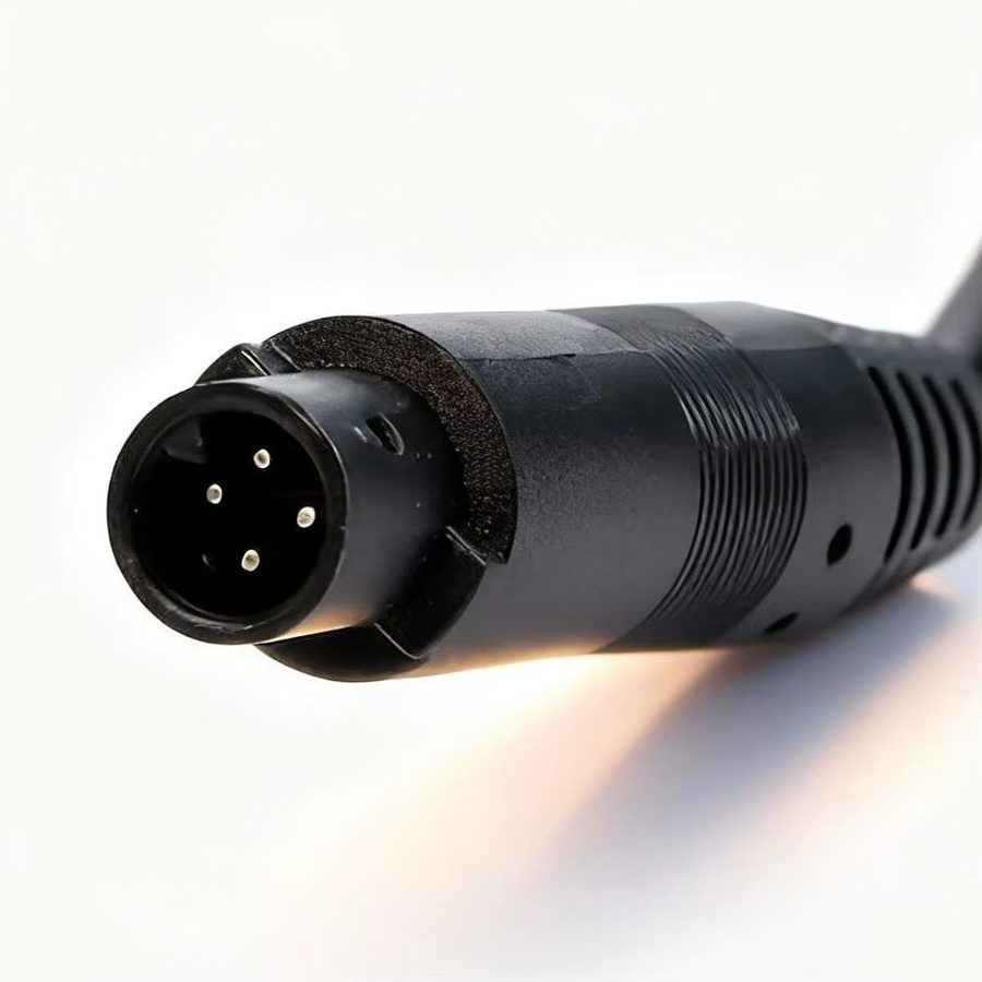 QXNY 4-Pin auf RCA-Buchse Adapterkabel für Auto-Rückfahrkameras zur Übertragung von Videosignal und Stromversorgung - Bild 2